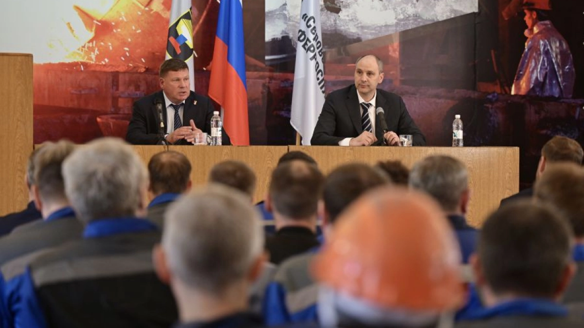 Губернатор посетил Серов: перспективы промышленности и диалог с трудовыми коллективами