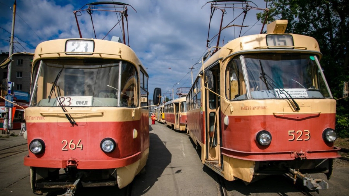 Движение трамваев на ЖБИ в Екатеринбурге откроют на сутки раньше — к утру понедельника