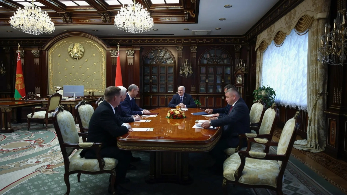 «Будем выстраивать новые цепочки»: Паслер встретился с Лукашенко в Минске