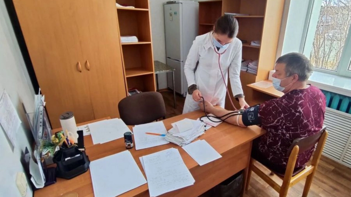 Врачи из Екатеринбурга приехали сами: более тысячи жителей Алапаевска получили помощь на месте