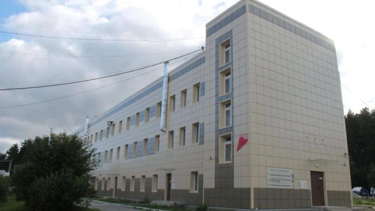 В Белоярском после капремонта открылся обновленный корпус больницы, объединивший пять отделений