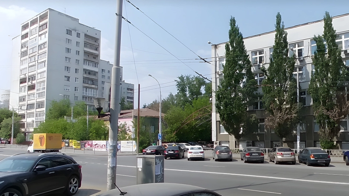 В Екатеринбурге на месте снесенной поликлиники строят бизнес-центр