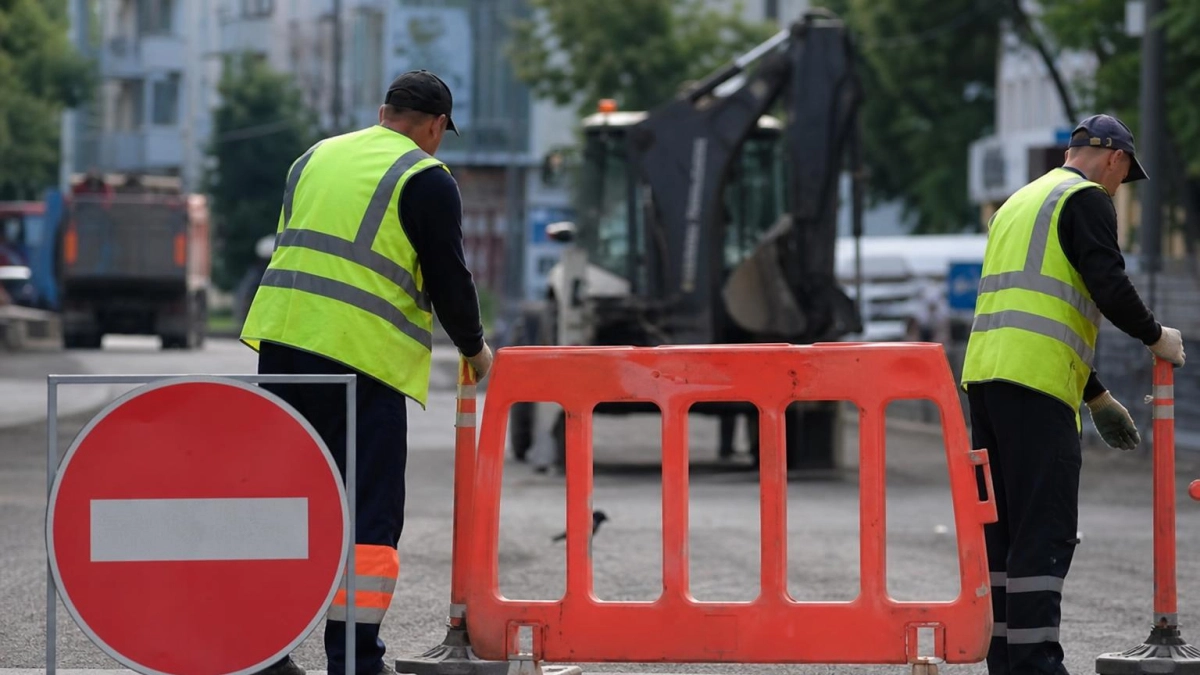 В Екатеринбурге на полтора месяца закроют движение по Встречному переулку