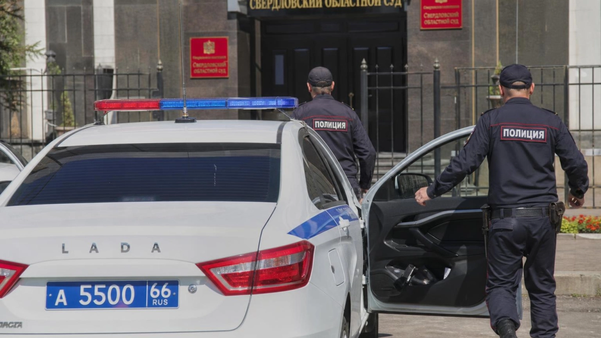 В Екатеринбурге во время проверки интим-салона задержали студентку из Африки