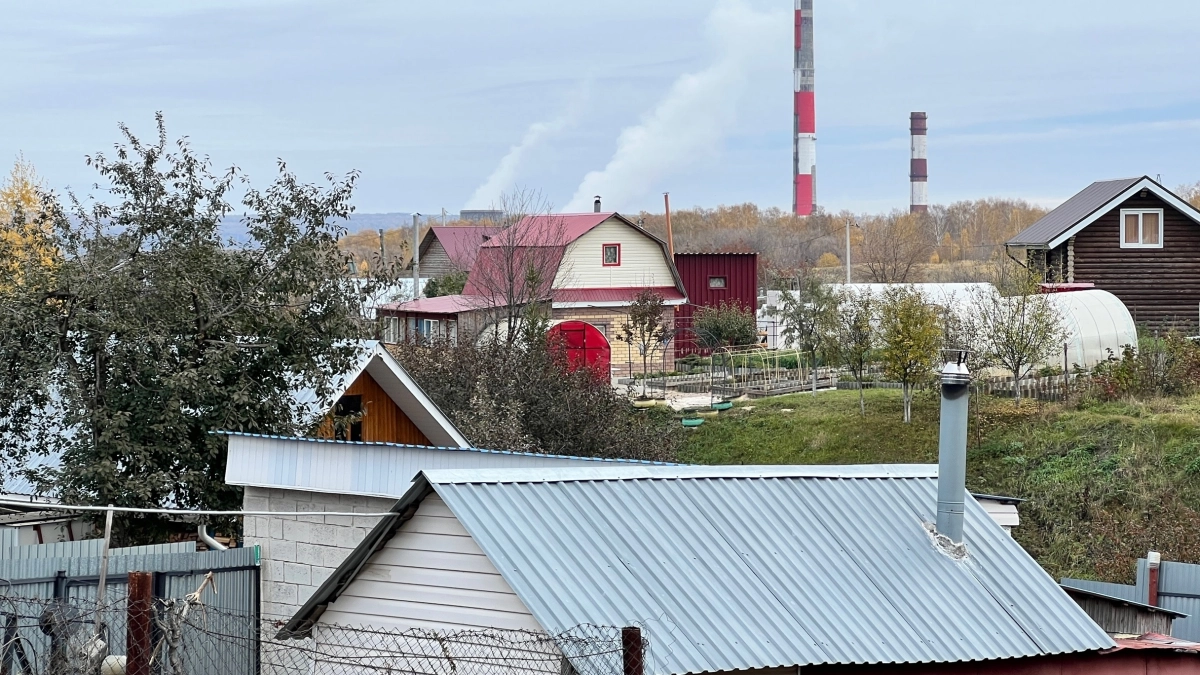 Почему в 2026 году россияне массово меняют дачи на дома в деревнях: 3 причины, о которых молчат риелторы