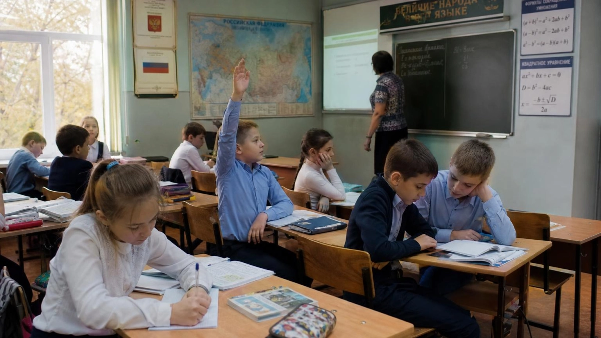 В десяти школах Свердловской области введут оценки за поведение