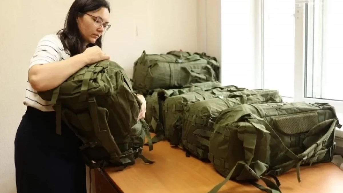 На Урале собрали 400 рюкзаков для бойцов СВО