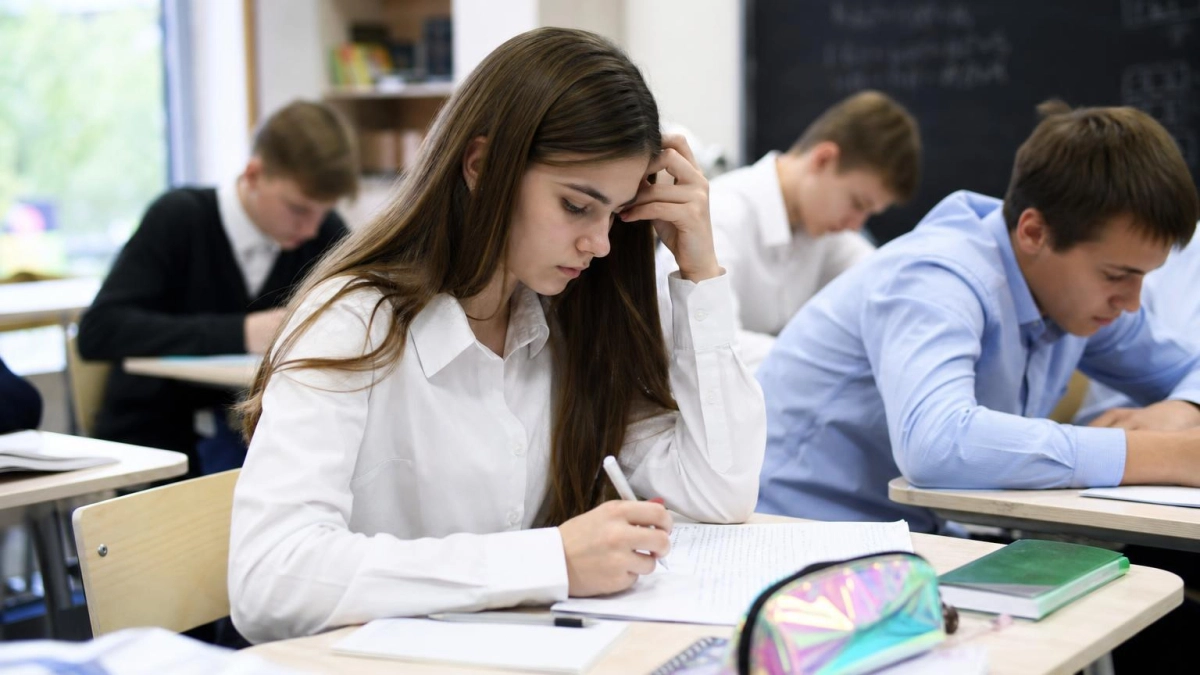 В 78 школах Екатеринбурга для десятиклассников доступно более 850 мест