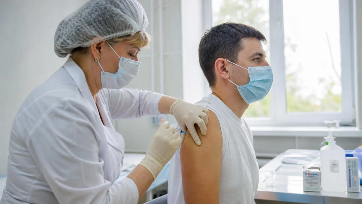 В Свердловской области начали вакцинацию от гриппа с планом охватить 65% жителей