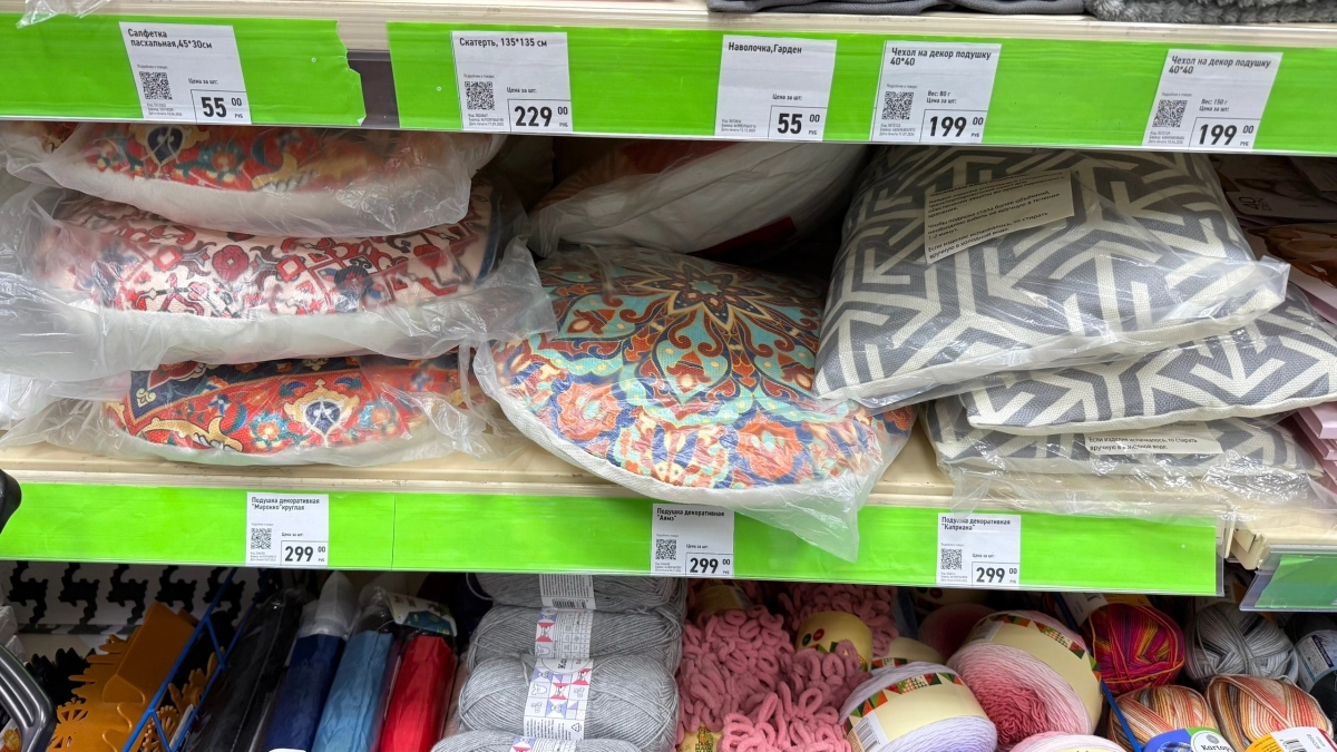 Скупаю в Fix Price марокканские подушки, но не для дома — превратила балкон в восточный будуар