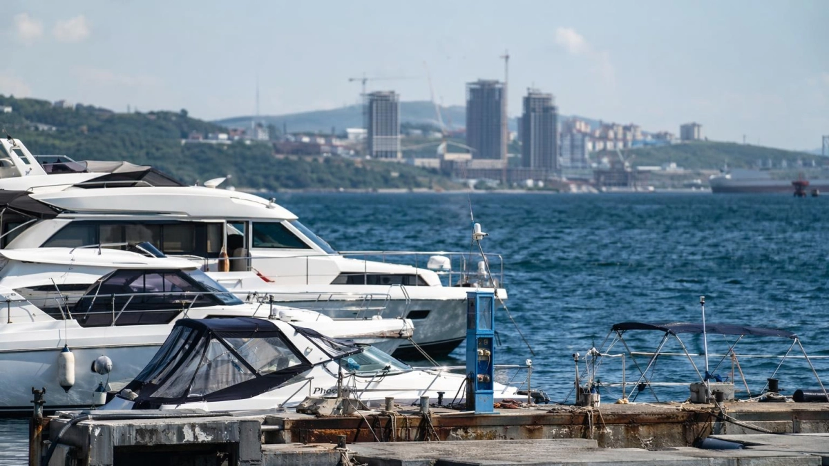 В Екатеринбурге суд запретил катать пассажиров на двух прогулочных яхтах