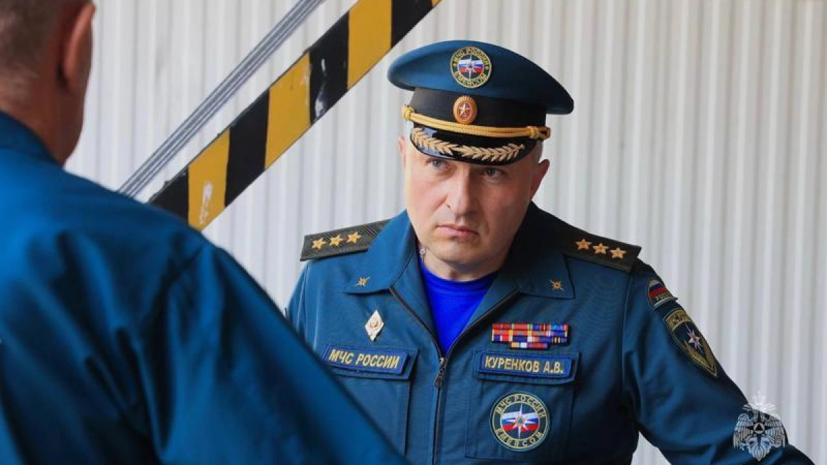 Глава МЧС прилетел в Екатеринбург
