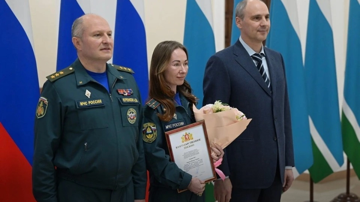 Глава МЧС Александр Куренков наградил уральских спасателей и открыл пожарный музей