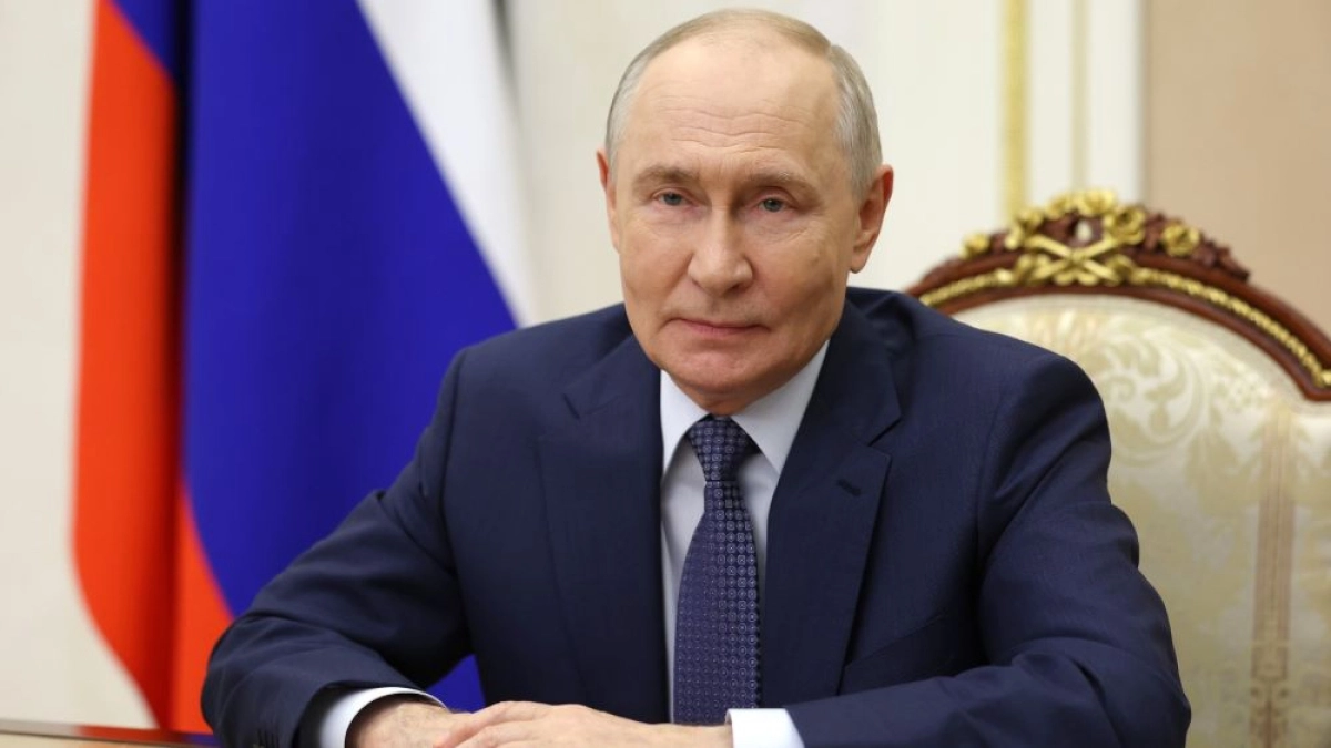 Владимир Путин присвоил госнаграды многодетной семье и инженеру на Урале