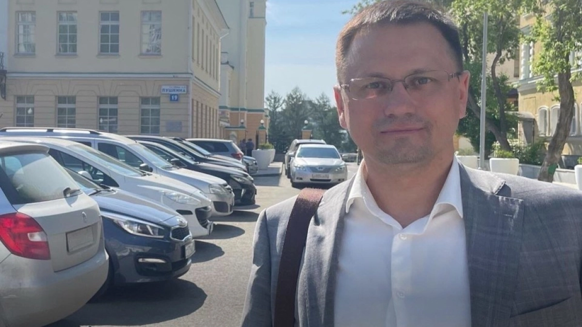 В Екатеринбурге бывшего депутата посадили на 10 суток за экстремистский ролик 2017 года