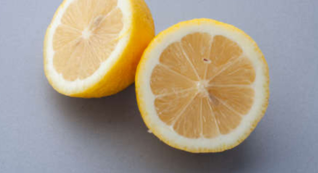  Сварите лимон и выпейте эту воду натощак: утром не узнаете себя в зеркале 